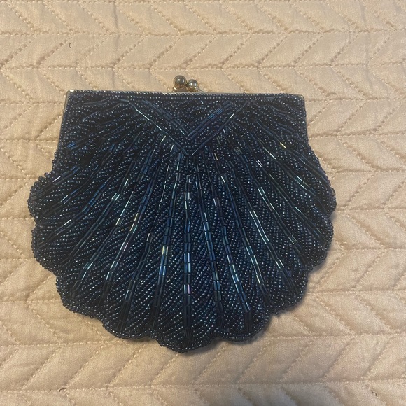 Vintage iridescent navy blue beaded scalloped purse. Good condition - Picture 3 of 9